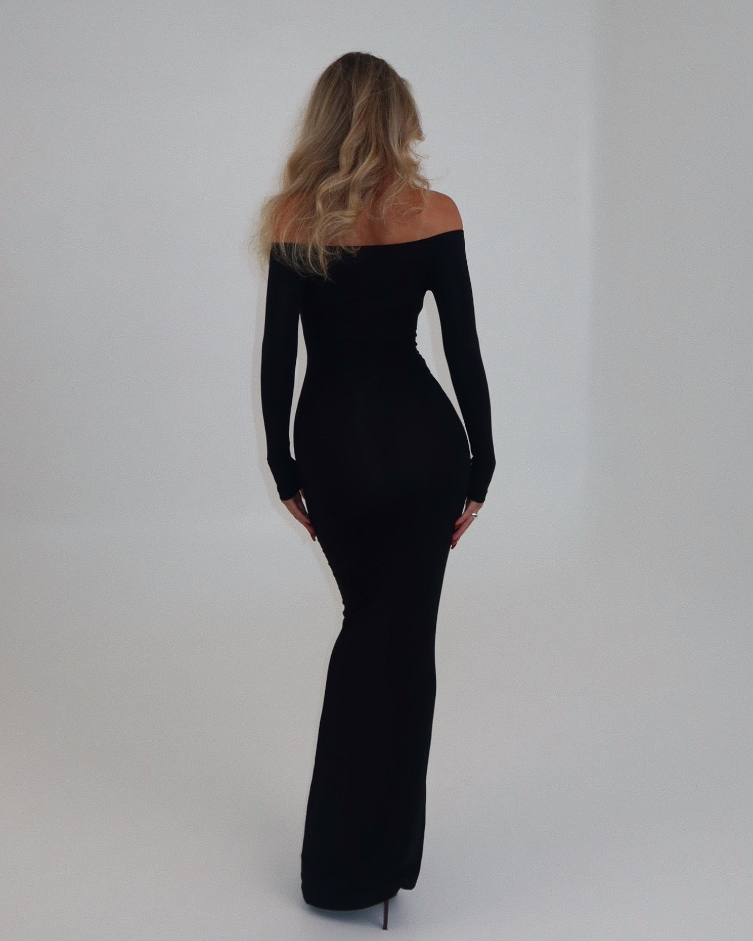 DARYA OFF SHOULDER DRESS - NOIR