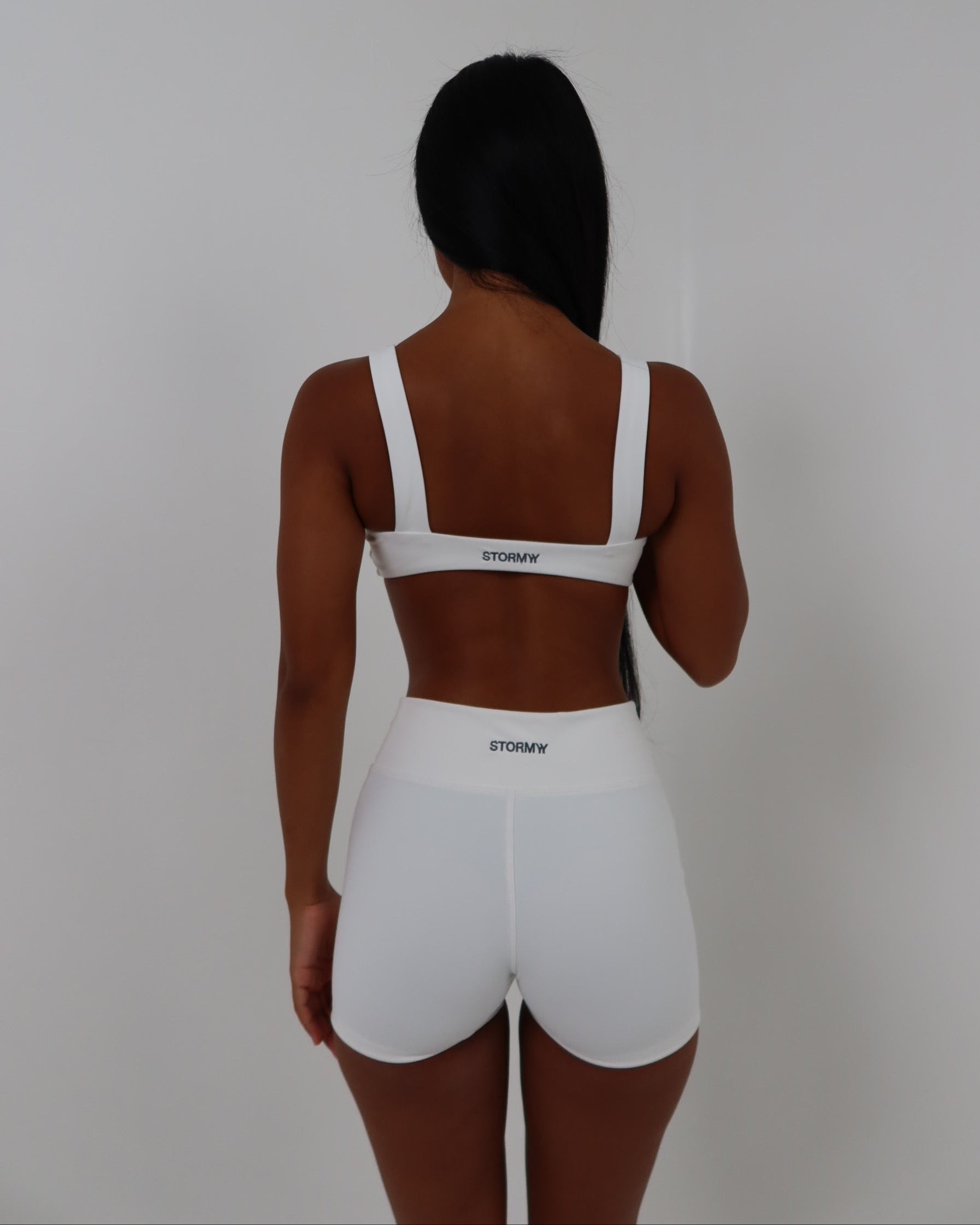 mina shorts - snow